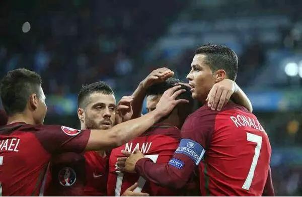  卡利亚里定位球发威，撒丁岛雄狮高空制霸